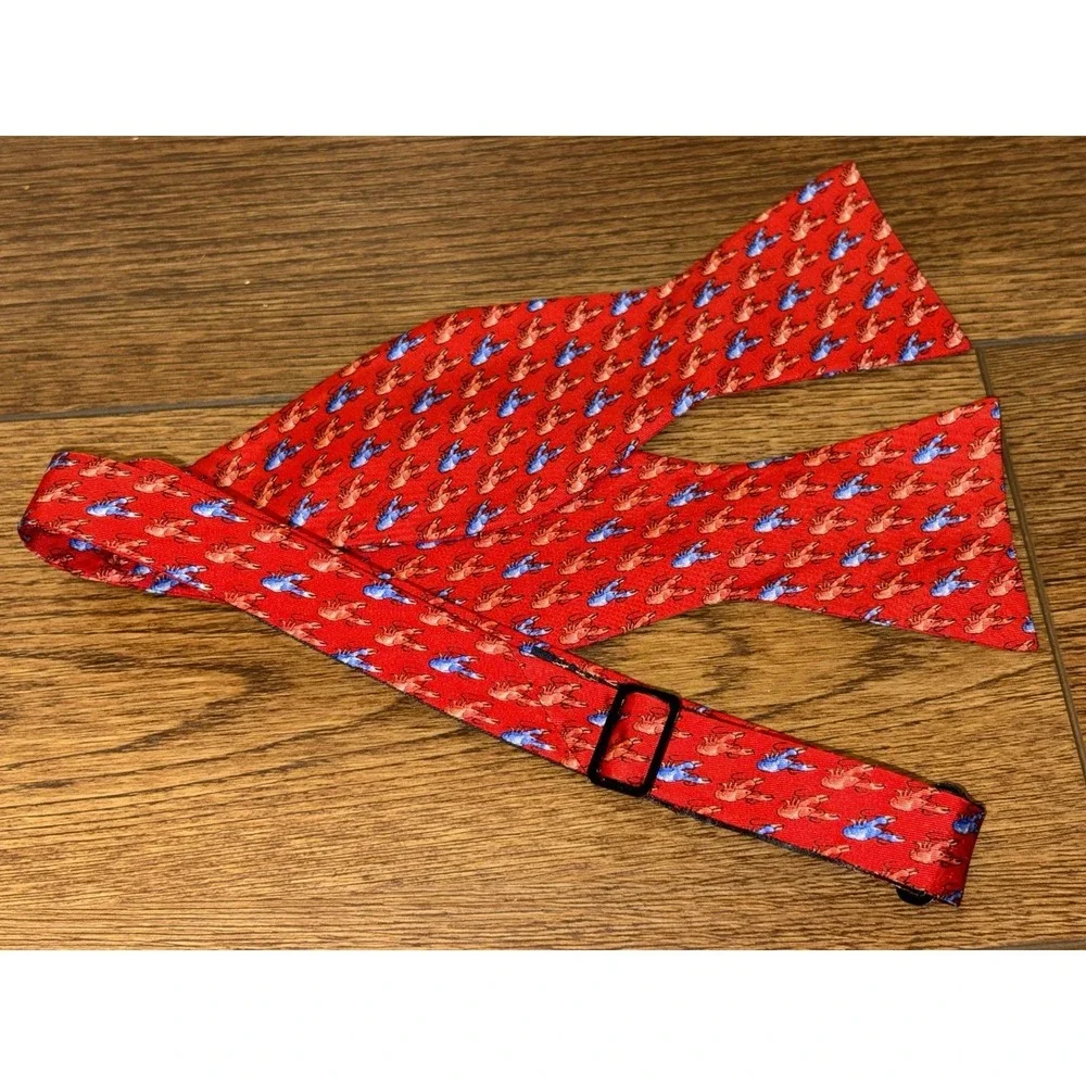 Pelican Coast Mens Silk Bow Tie  Novelty Self Tie Crawfish Red Lobster Bowtie